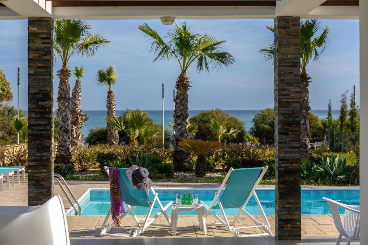 Faros Beachfront Villa Perivolia Ngoại thất bức ảnh